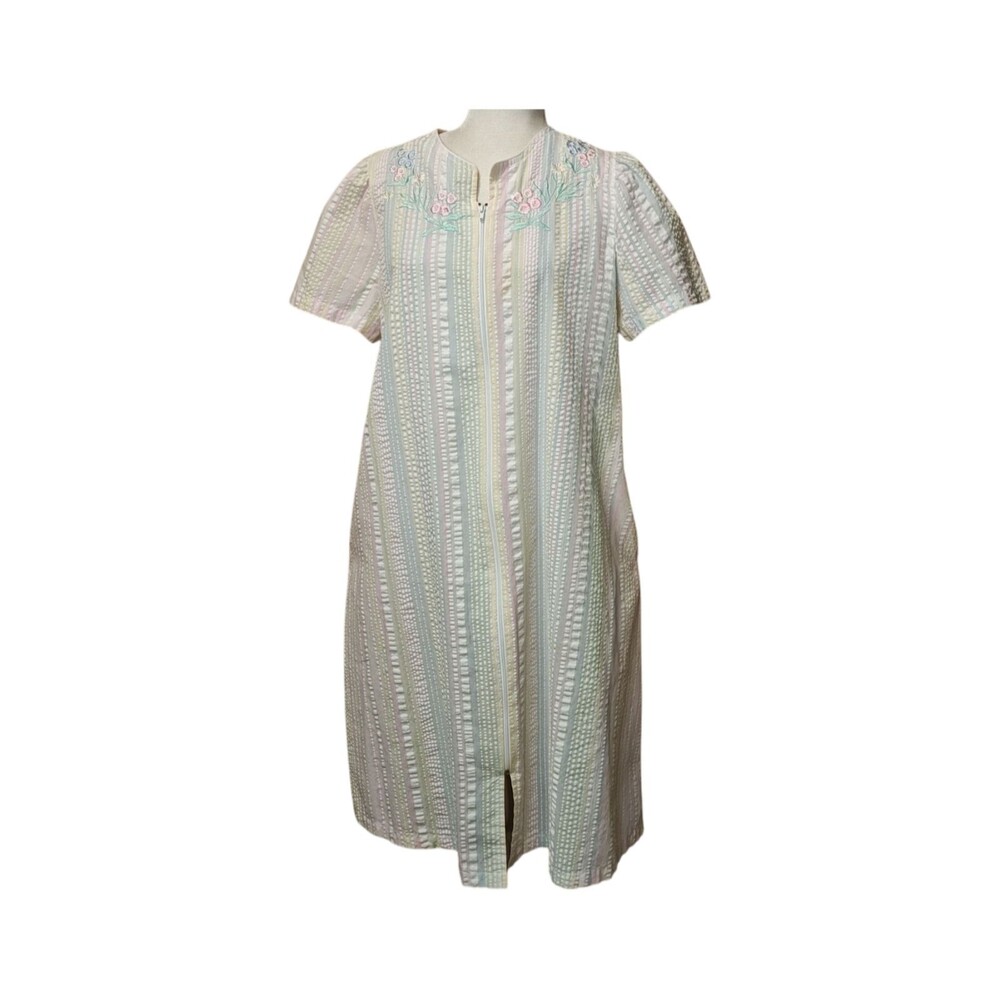 Collette Pastel Searsucker Housecoat Nightgown Robe Size Medium Green Pink Blue‎